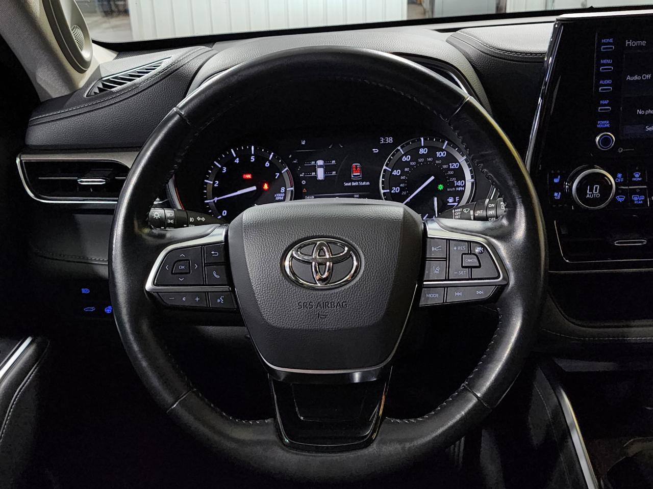 Used 2021 Toyota Highlander Limited AWD/4WD image 15