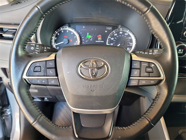 Certified 2023 Toyota Highlander LE image 28