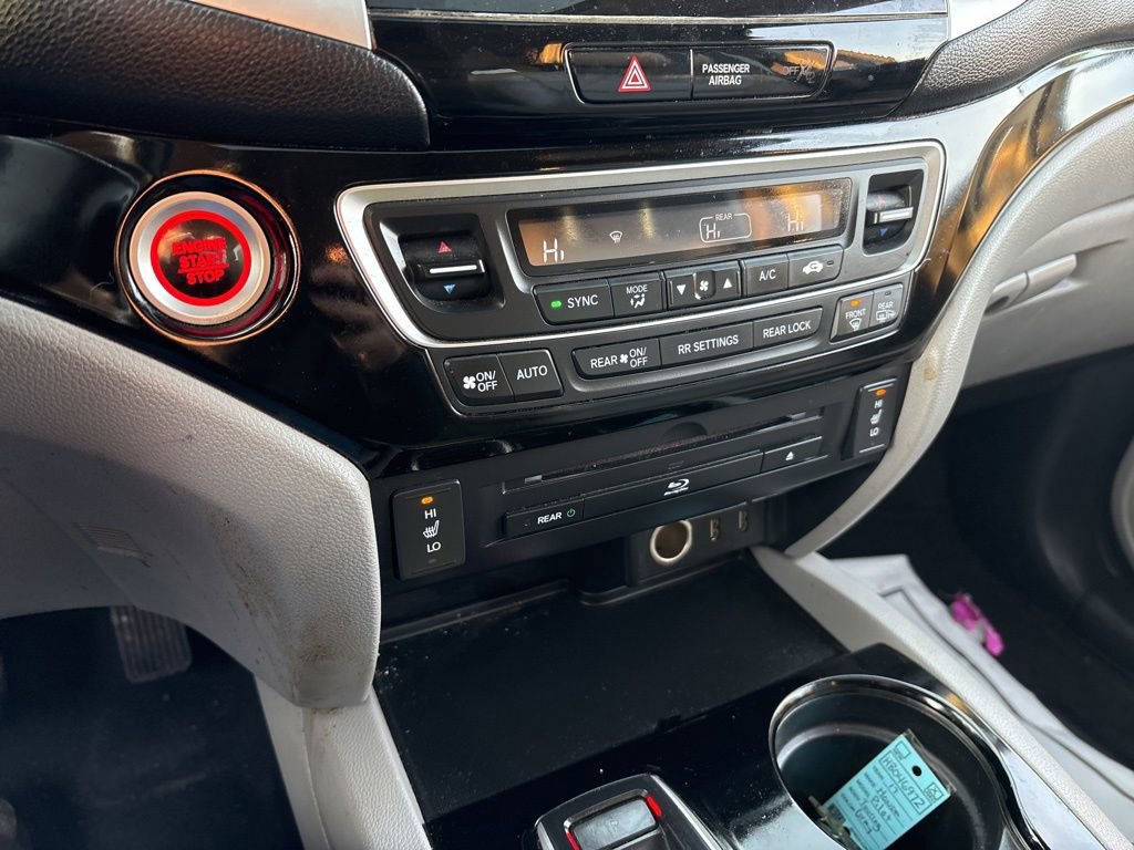 Used 2017 Honda Pilot Touring image 25