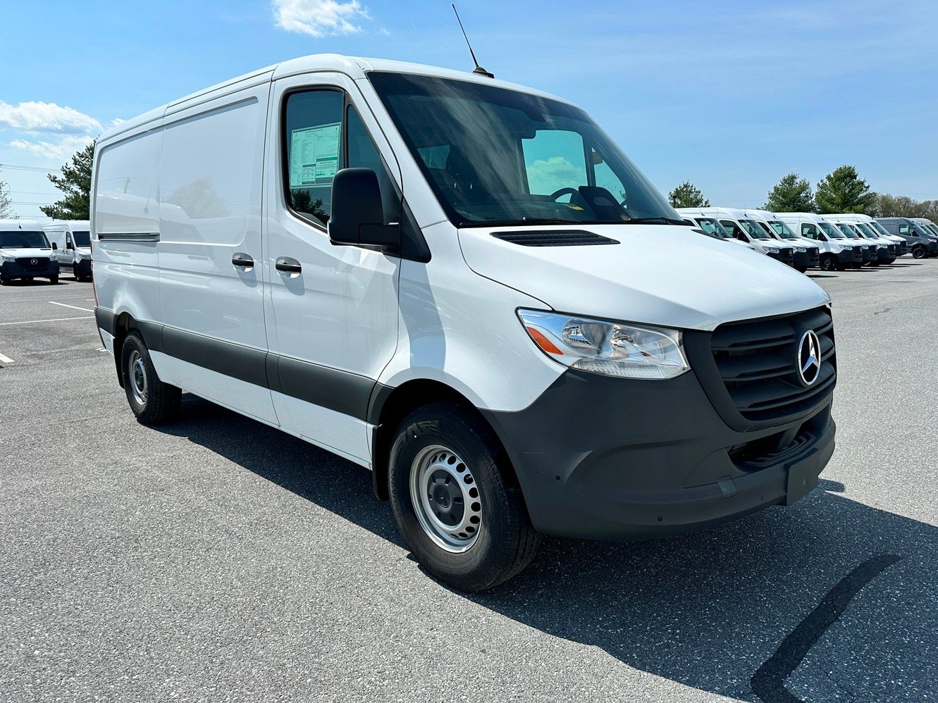 Used 2025 Mercedes-Benz Sprinter 2500 image 1