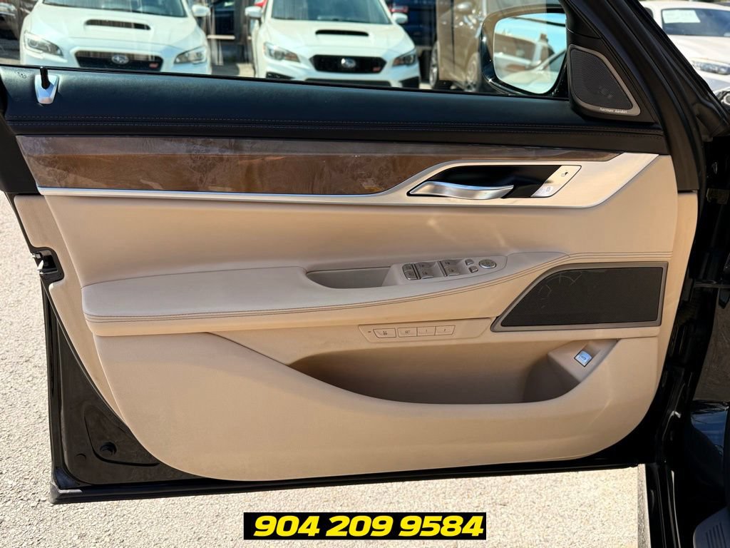Used 2020 BMW 740i w/ Luxury Rear Seating Package RWD image 23