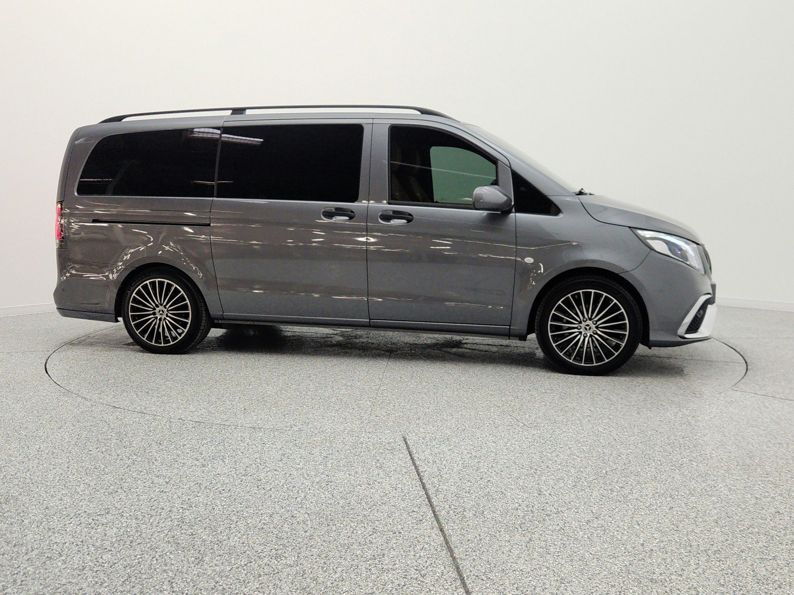 Used 2022 Mercedes-Benz Metris Passenger image 4