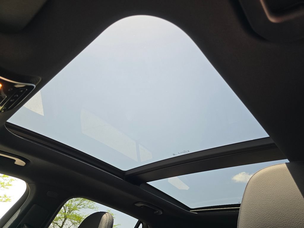 New 2026 Mercedes-Benz GLC 300 4MATIC image 3