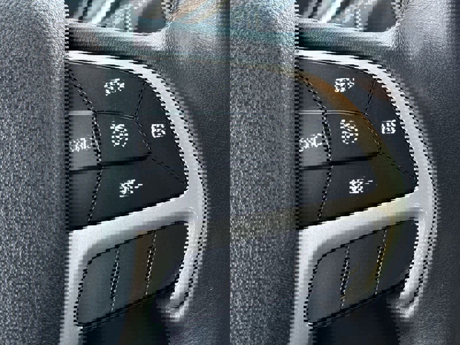 Used 2016 Jeep Cherokee Trailhawk w/ Comfort/Convenience Group image 29