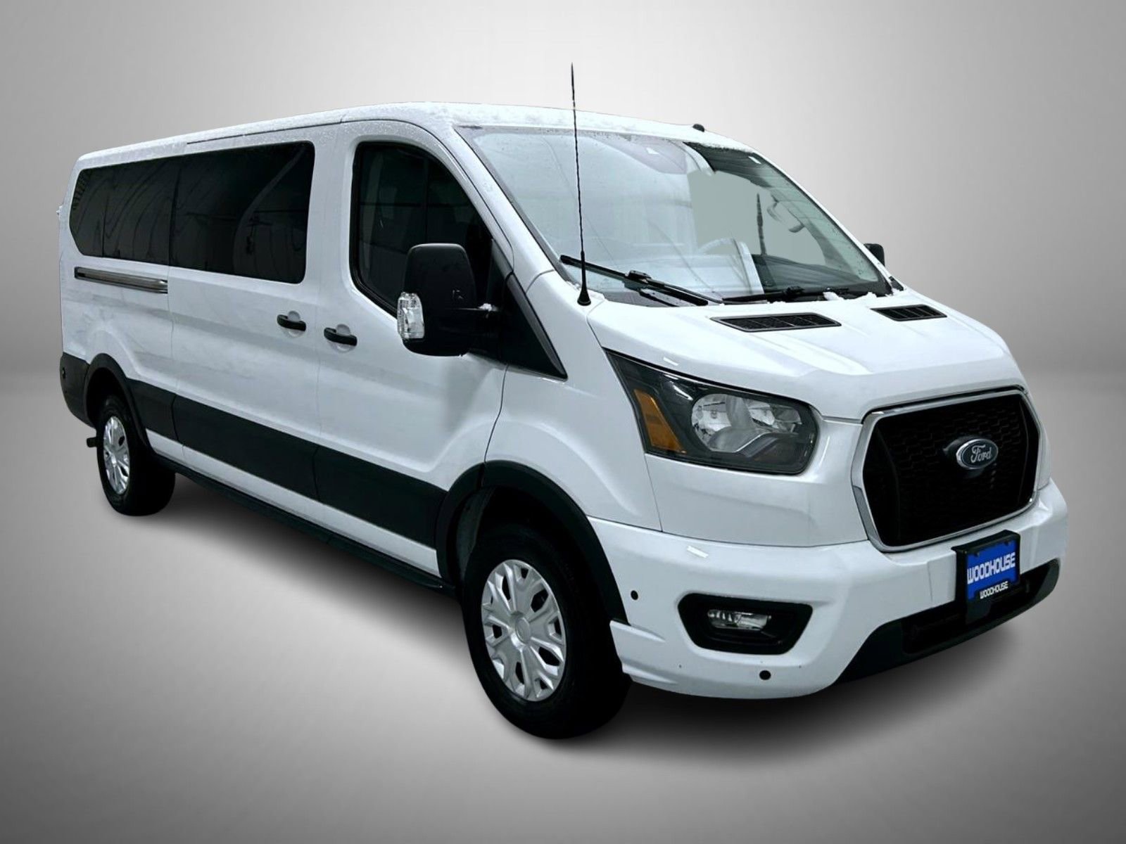 Used 2024 Ford Transit 350 XLT RWD image 3