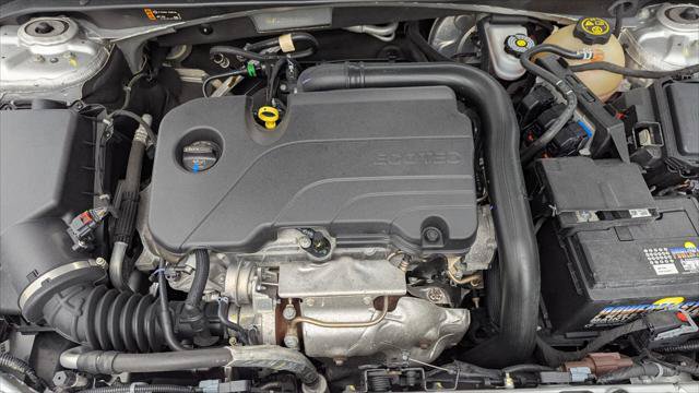 Used 2022 Chevrolet Malibu LT FWD image 29