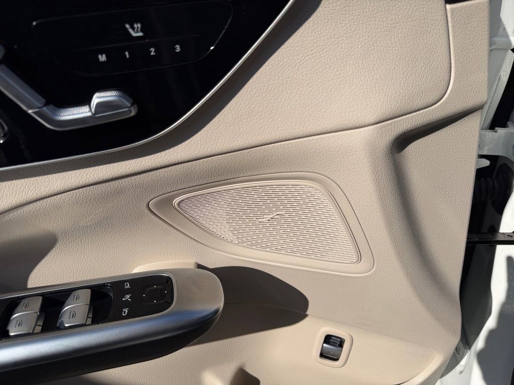 Used 2025 Mercedes-Benz C 300 Sedan image 14