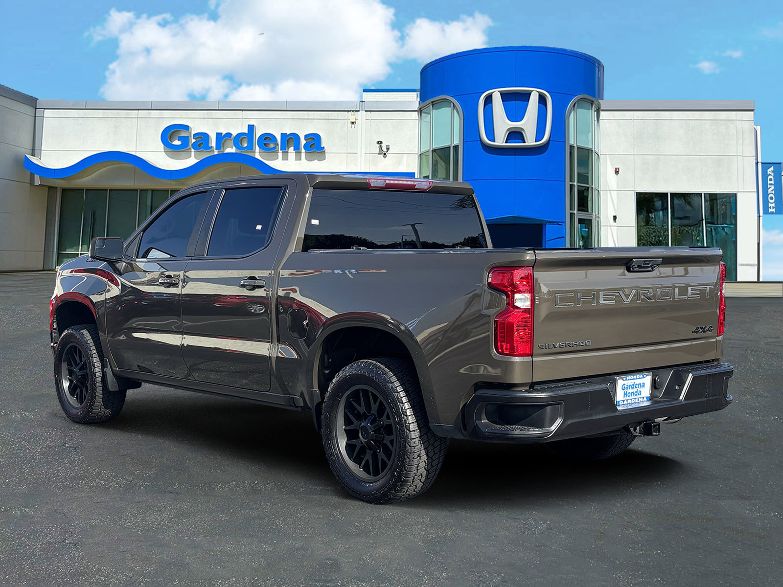 Used 2023 Chevrolet Silverado 1500 LT AWD/4WD image 4