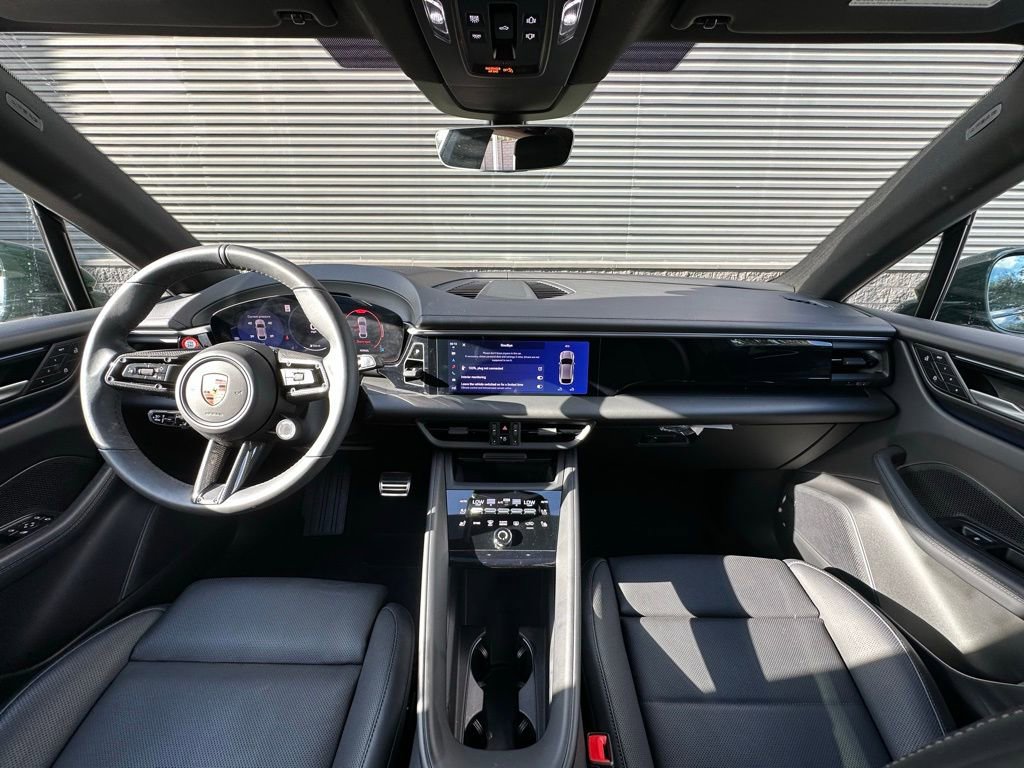 Used 2025 Porsche Macan Electric image 6