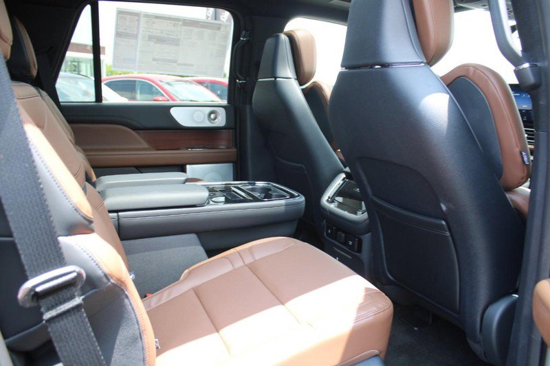 New 2023 Lincoln Navigator Reserve image 13