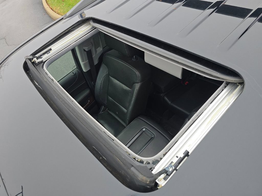 Used 2019 GMC Yukon XL SLT w/ Premium Edition image 3