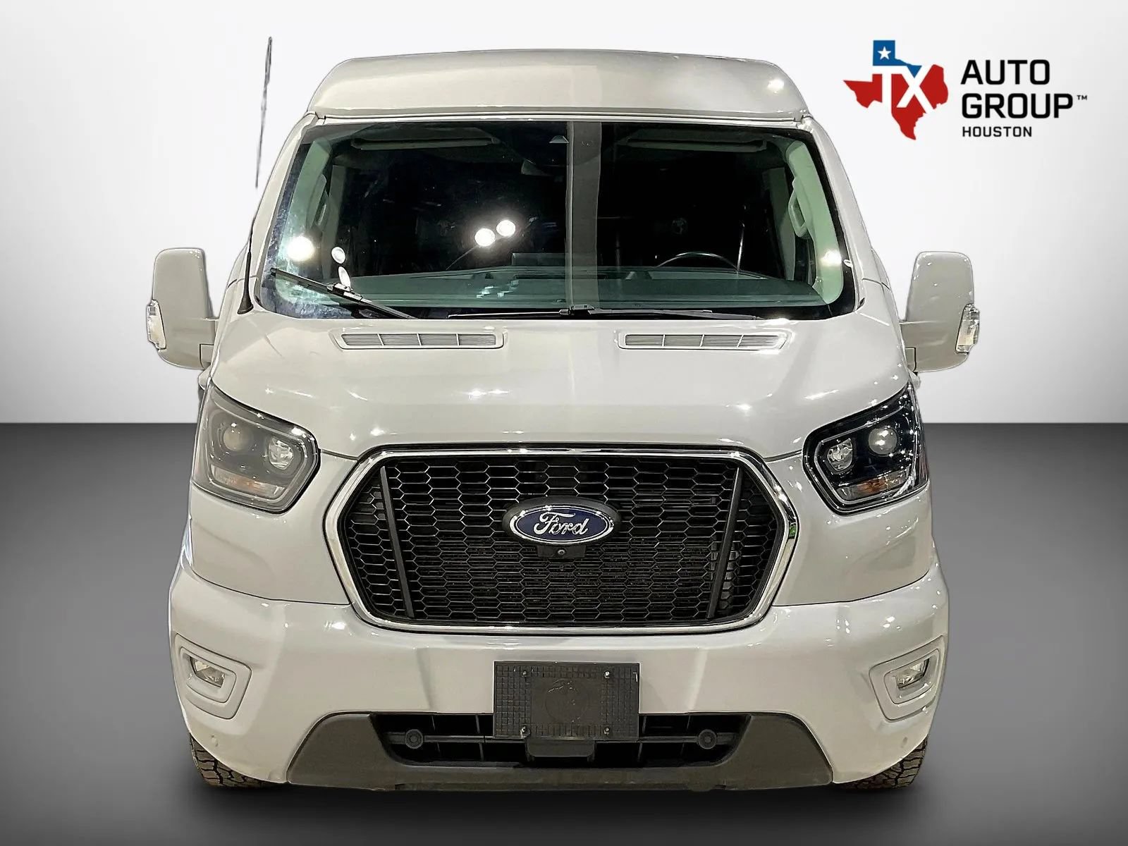 Used 2023 Ford Transit 150 Low Roof AWD image 7