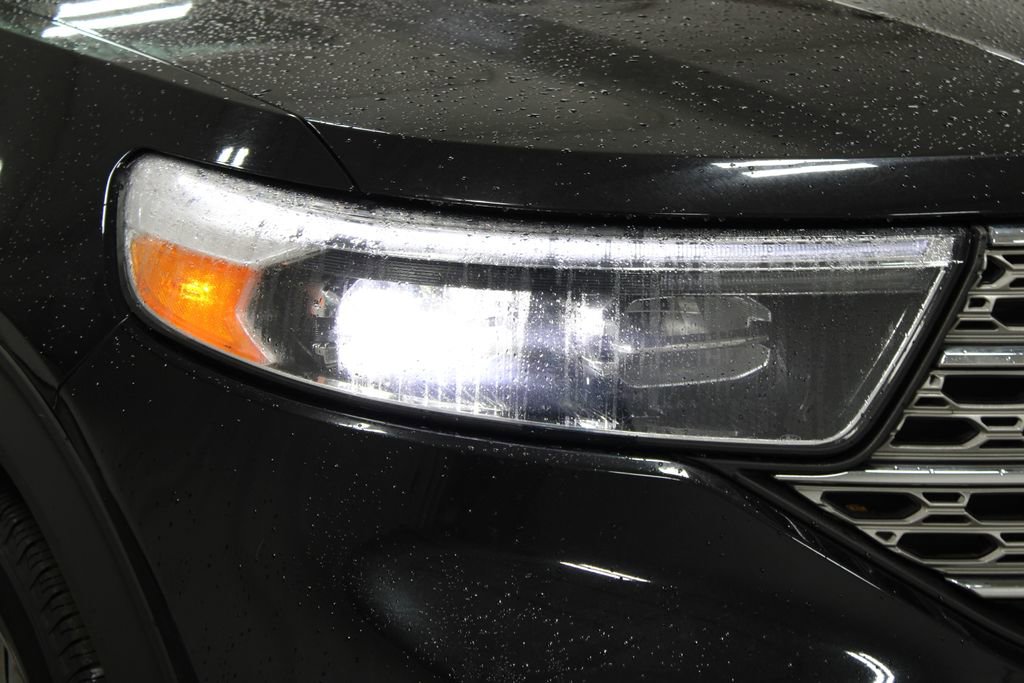 Used 2023 Ford Explorer Limited image 12