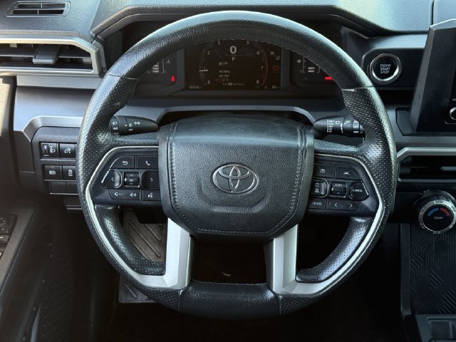 Used 2025 Toyota 4Runner SR5 AWD/4WD image 12