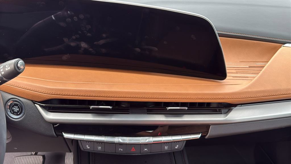 Used 2024 Cadillac XT4 Premium Luxury FWD image 9