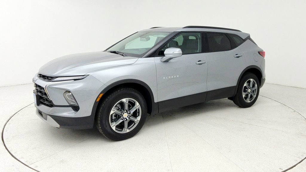 New 2025 Chevrolet Blazer LT w/ Sound & Technology Package image 4