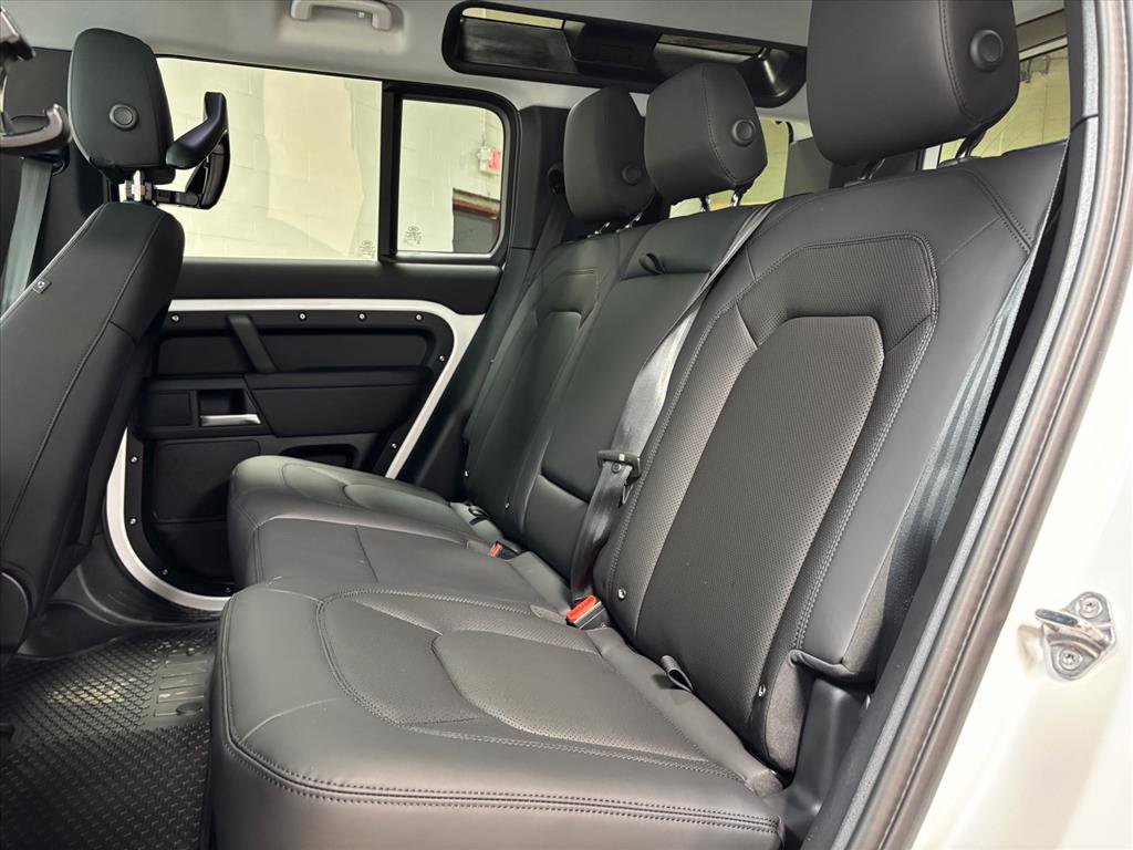 Used 2026 Land Rover Defender 110 S image 29