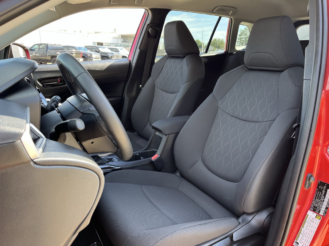 Used 2025 Toyota Corolla Cross LE FWD image 22
