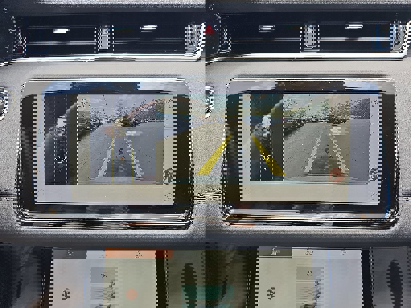 Used 2023 Land Rover Range Rover Evoque R-Dynamic SE image 24