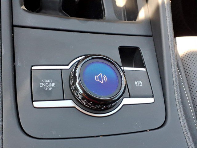 Certified 2025 Volkswagen Tiguan SE AWD/4WD image 18