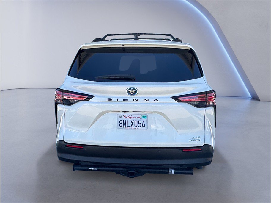 Used 2021 Toyota Sienna XLE w/ XLE Plus Package FWD image 5