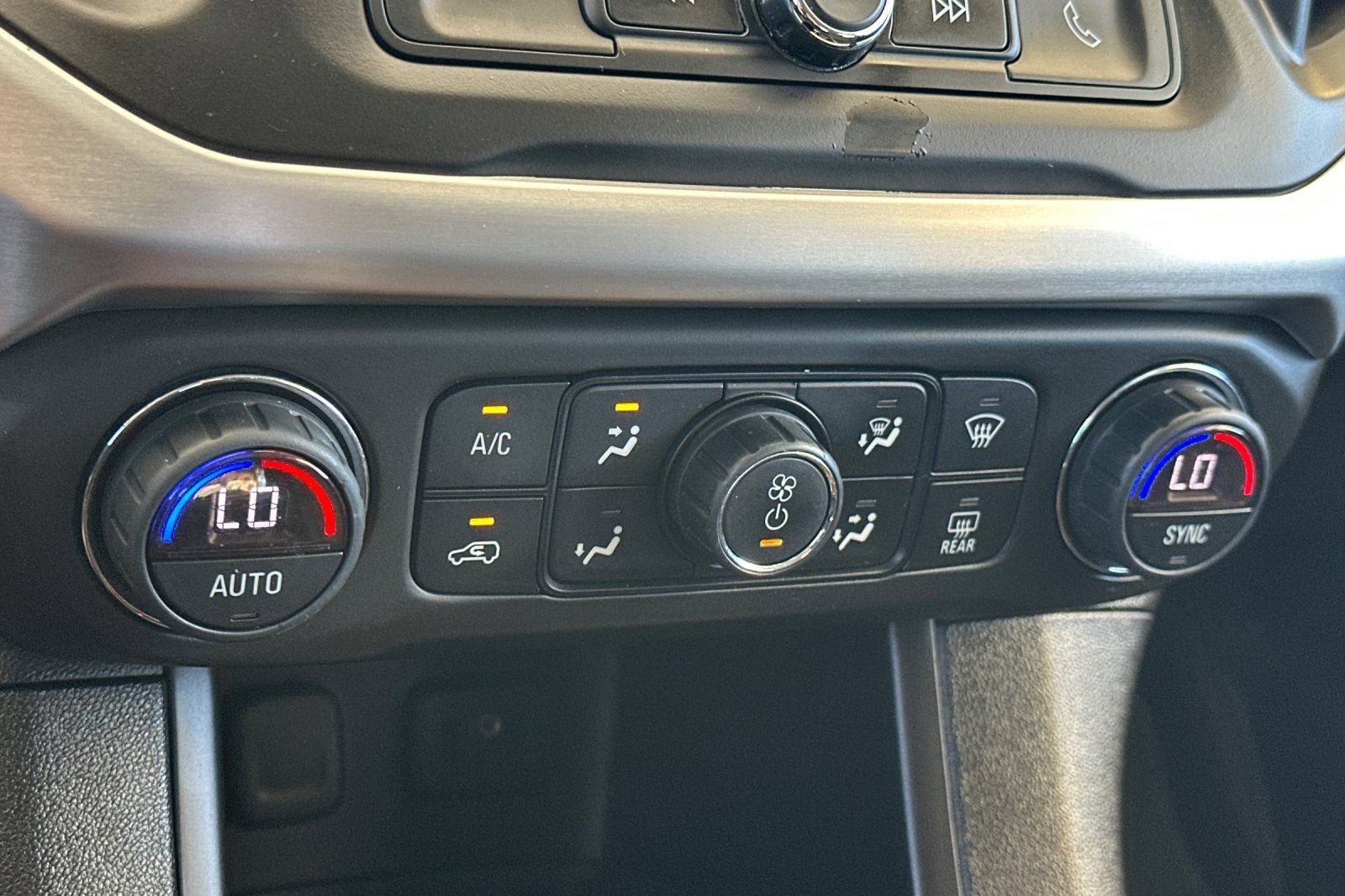 Used 2018 GMC Acadia SLE FWD image 20