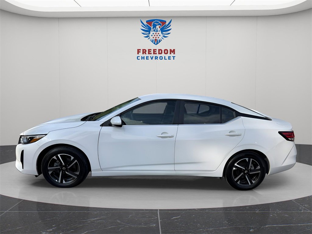 Used 2024 Nissan Sentra SV image 2