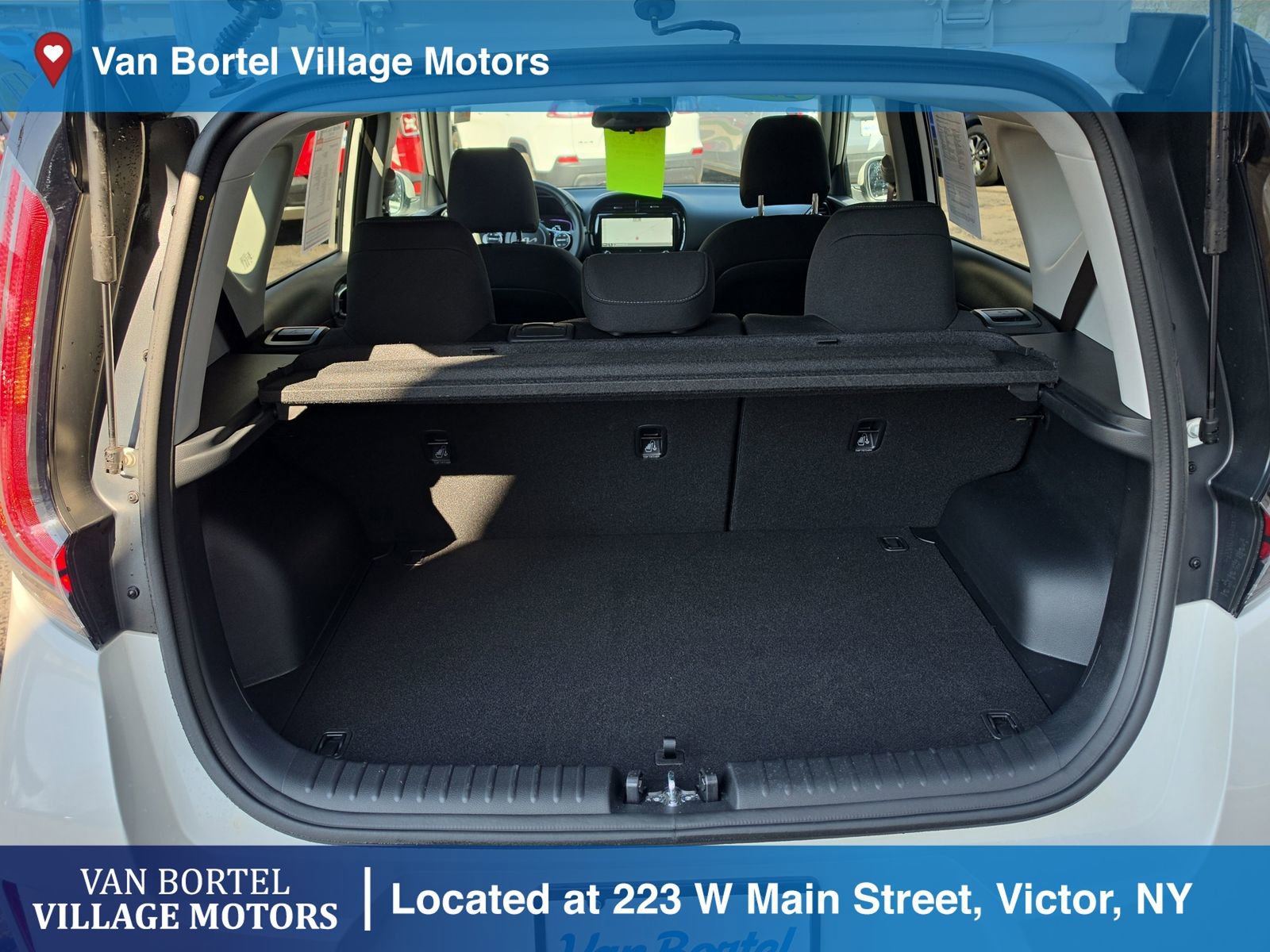 Used 2025 Kia Soul EX FWD image 28