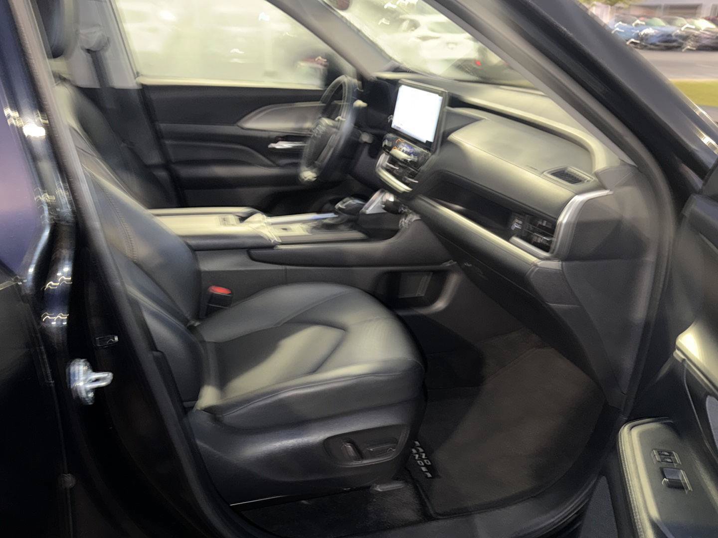 Certified 2025 Toyota Grand Highlander FWD image 14