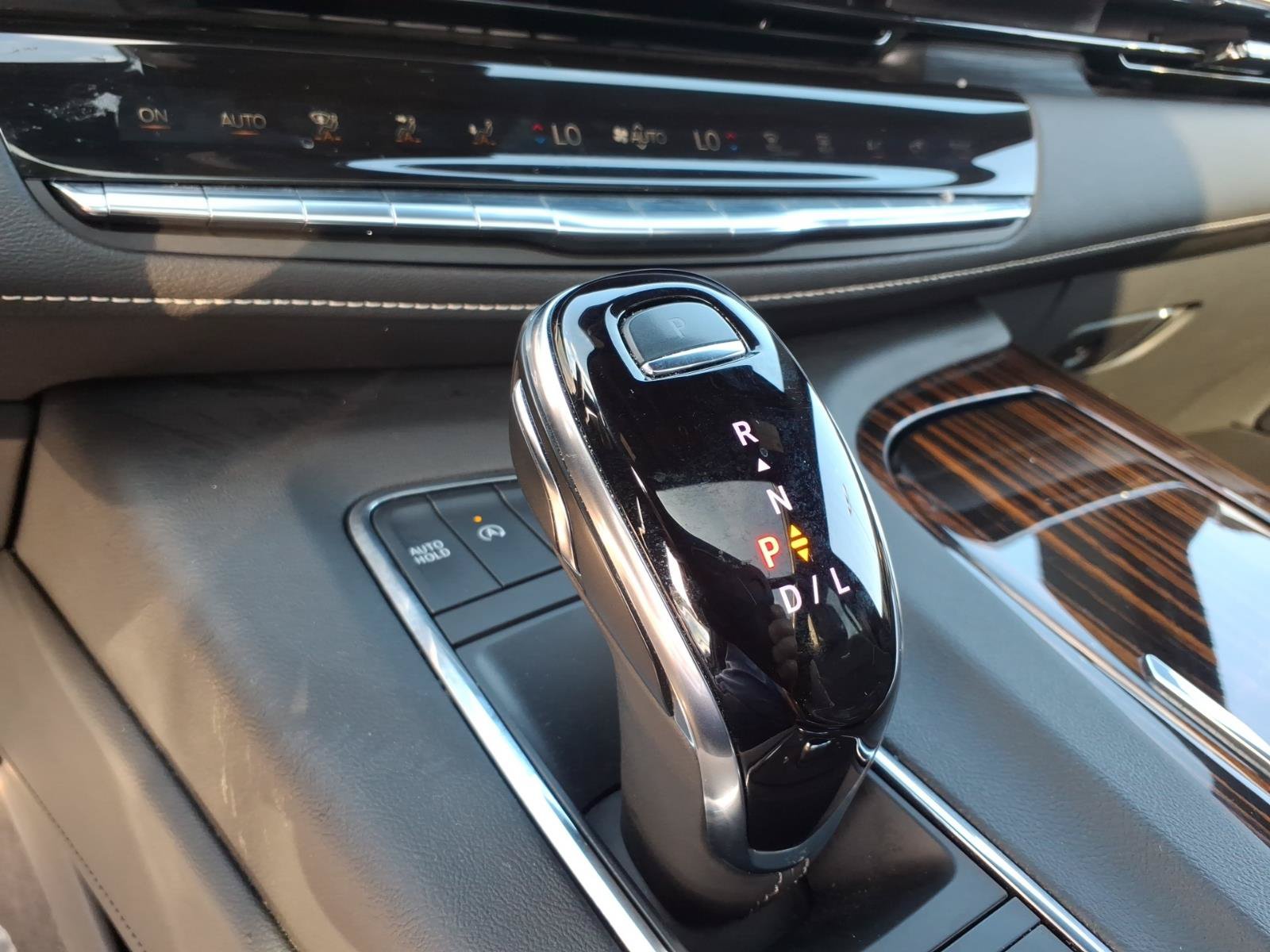 Certified 2024 Cadillac Escalade Premium Luxury w/ Performance Package AWD/4WD image 32