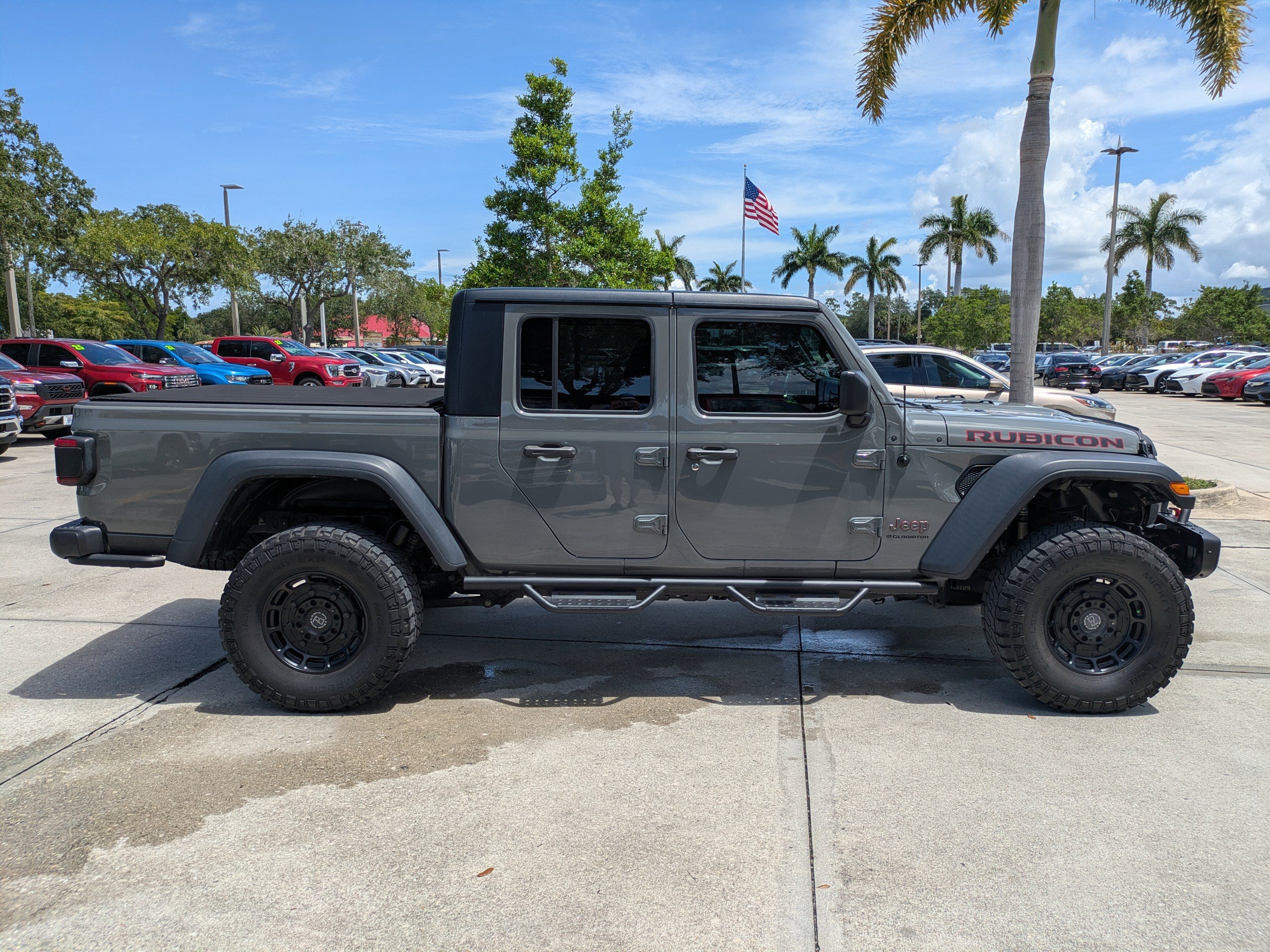 Used 2023 Jeep Gladiator Rubicon w/ LED Lighting Group AWD/4WD image 3