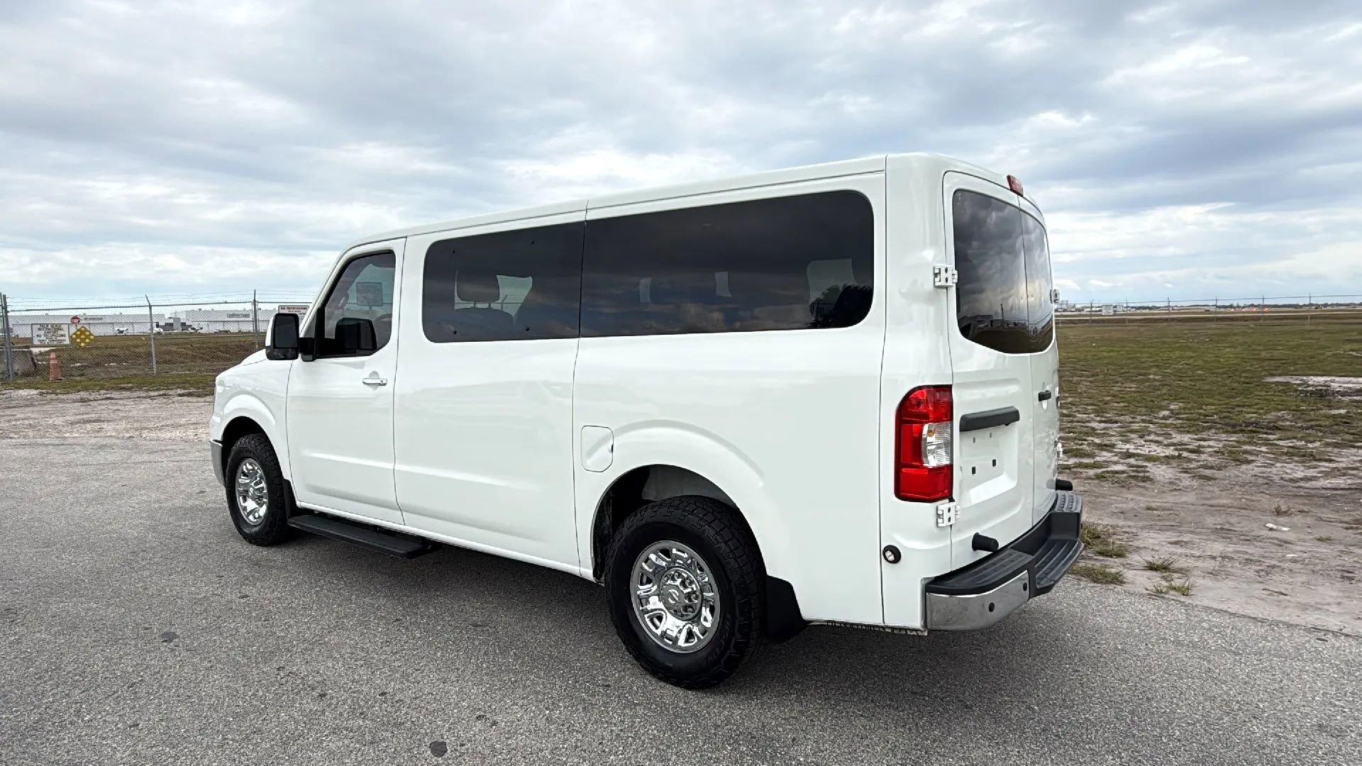 Used 2020 Nissan NV 3500 SV w/ Navigation Package image 3