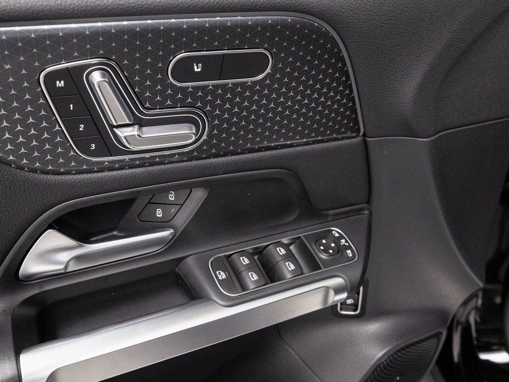 Used 2024 Mercedes-Benz EQB 350 4MATIC SUV image 6