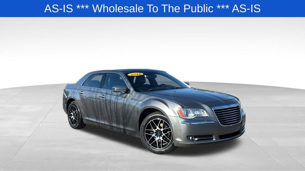 Used 2011 Chrysler 300 Limited image 1