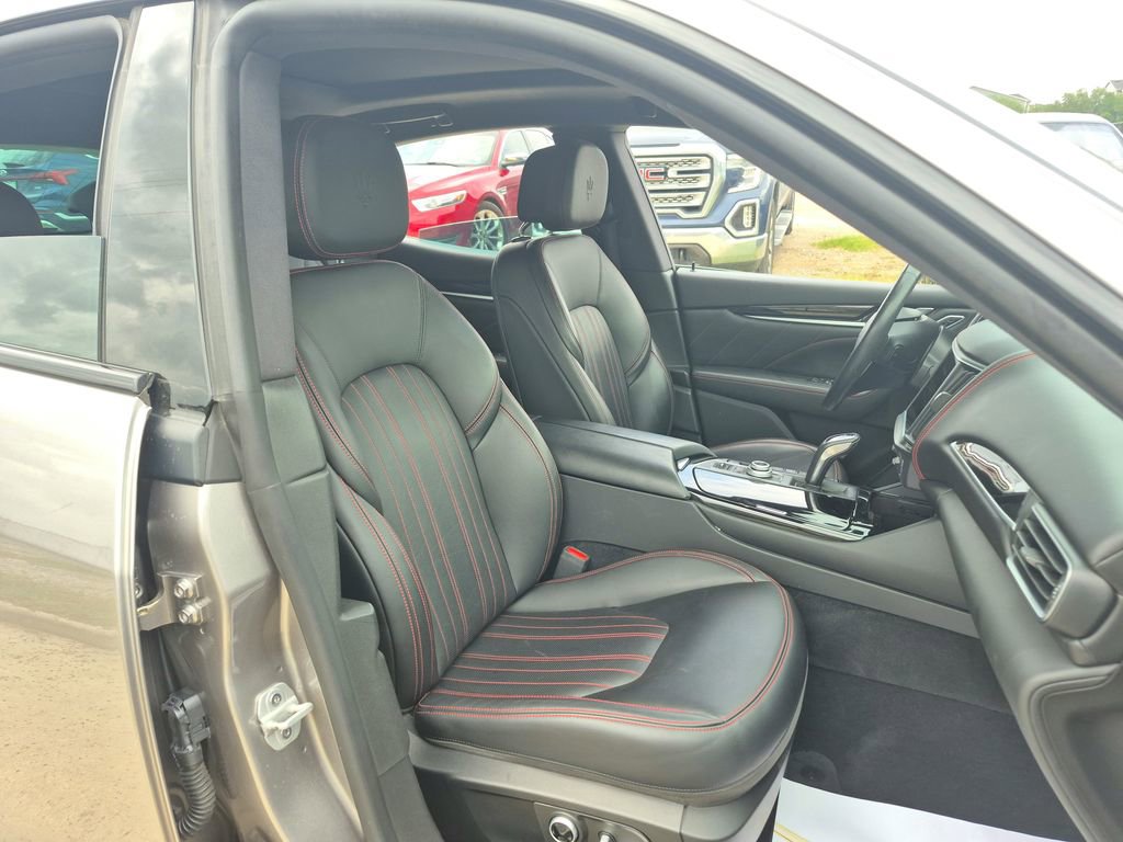 Used 2021 Maserati Levante AWD/4WD image 23