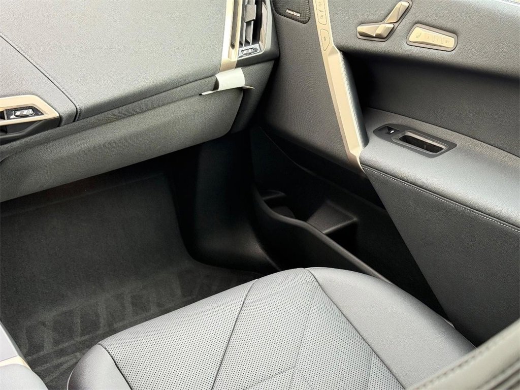 Used 2024 BMW iX xDrive50 w/ Sport Package image 14