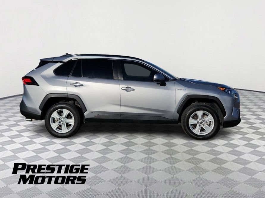 Used 2021 Toyota RAV4 XLE w/ Convenience Package AWD/4WD image 8