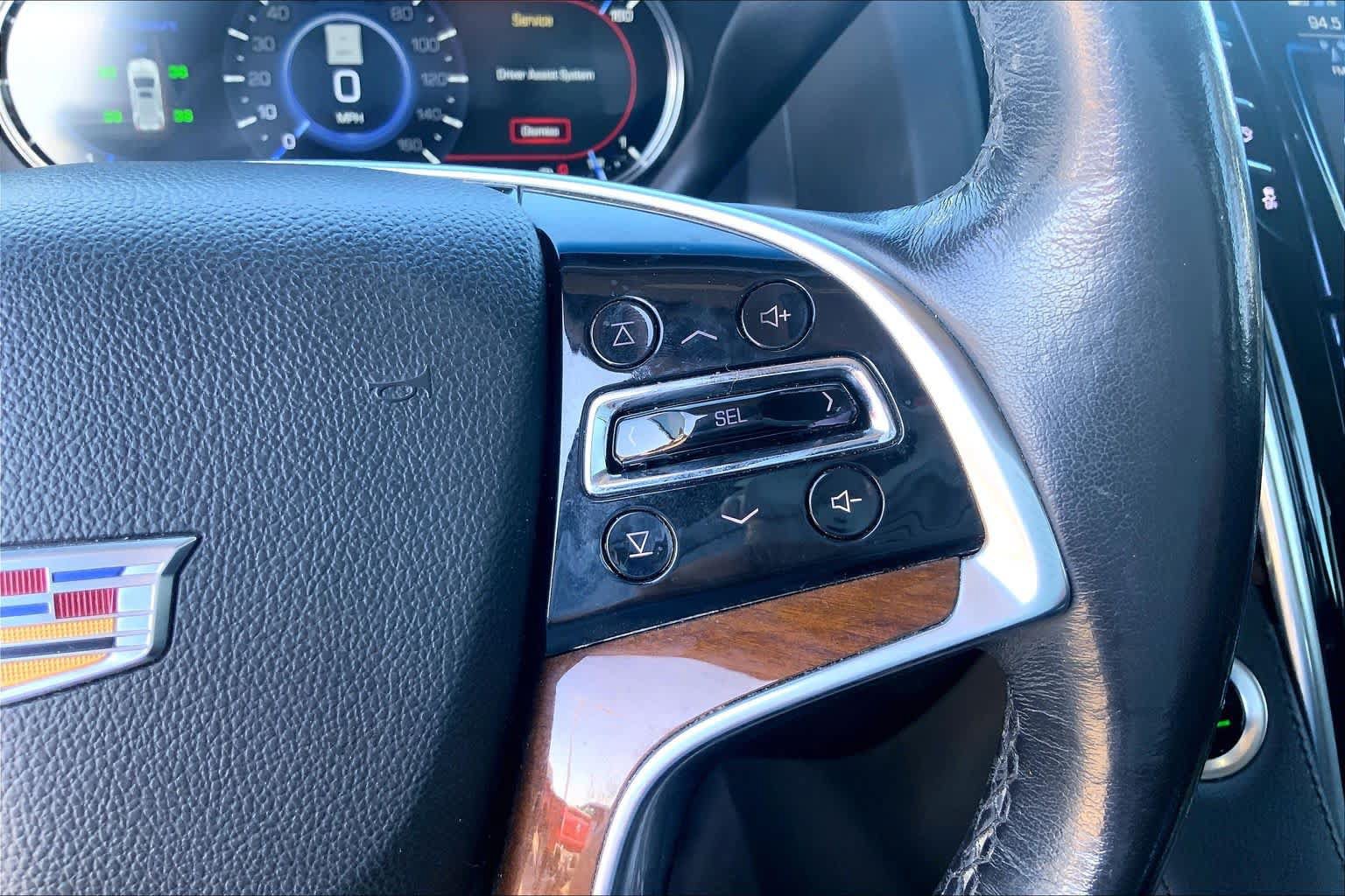 Used 2020 Cadillac Escalade Premium Luxury RWD image 25