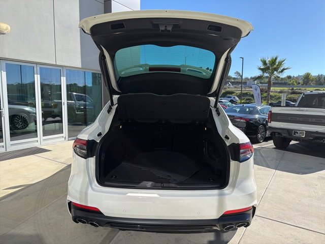 Certified 2022 Maserati Levante Modena image 11