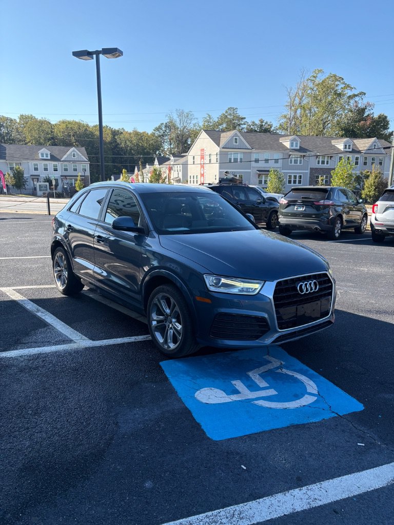 Used 2018 Audi Q3 2.0T Premium w/ Convenience Package FWD image 3