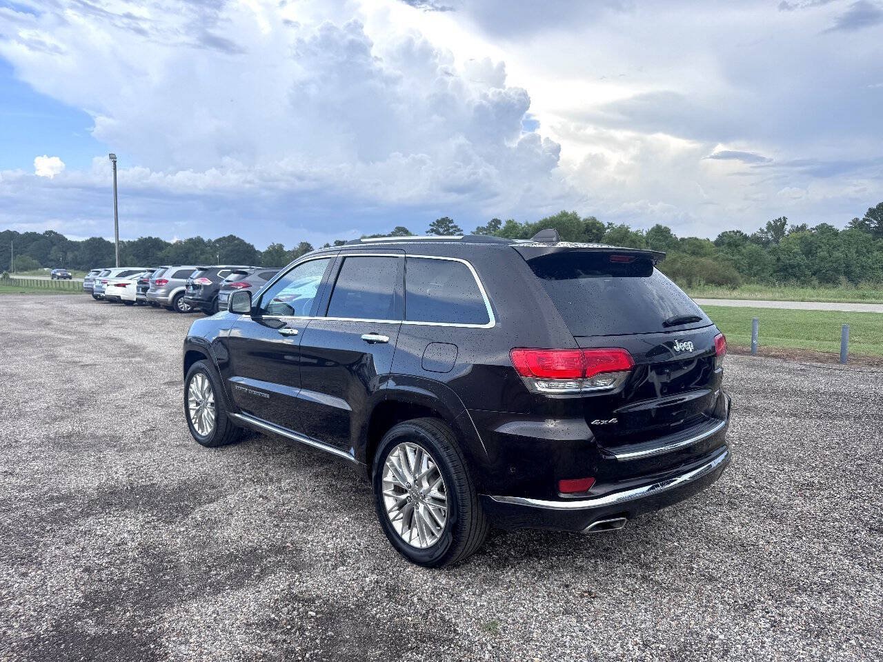Used 2017 Jeep Grand Cherokee Summit AWD/4WD image 10