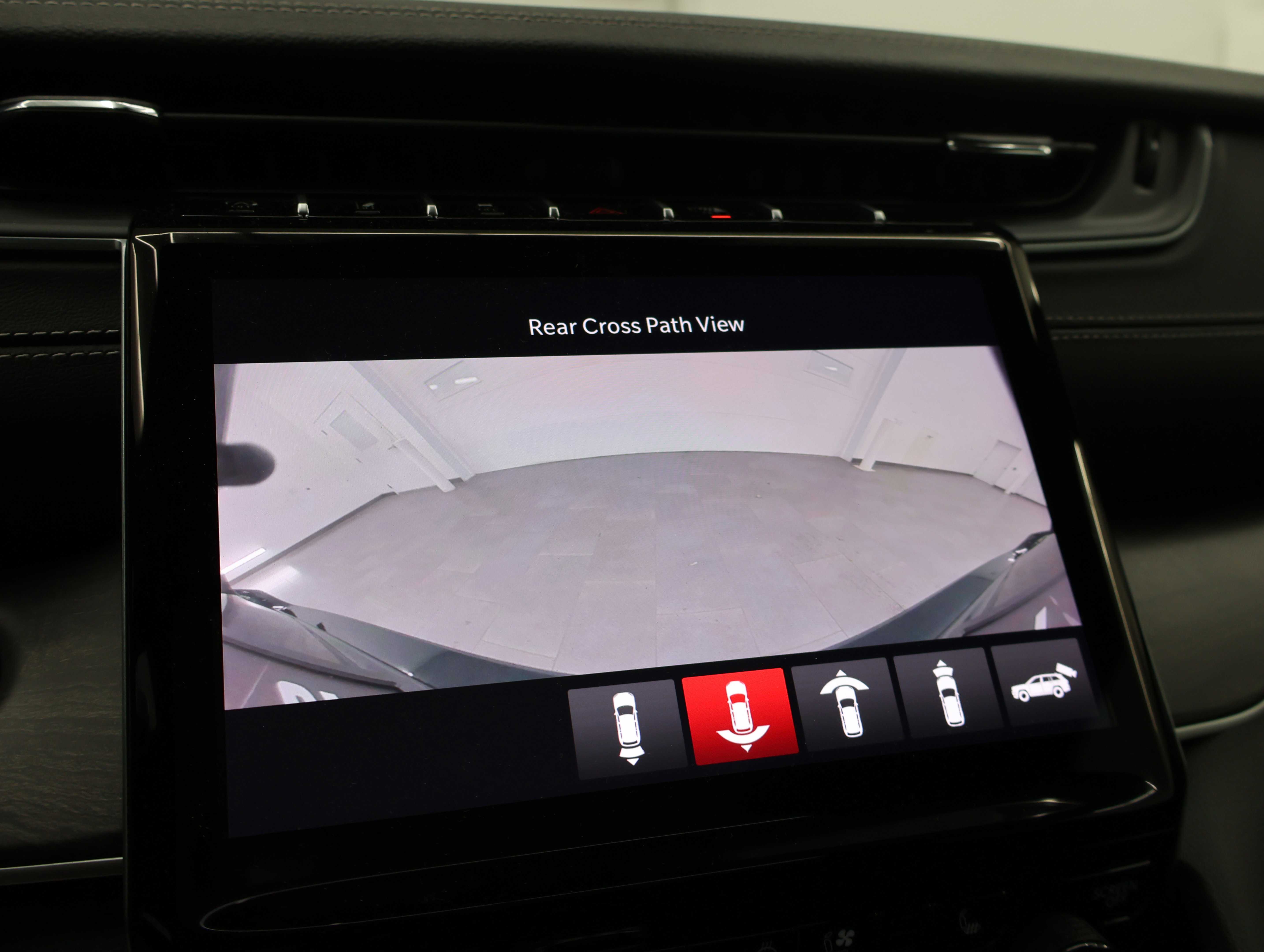 Used 2025 Jeep Grand Cherokee Limited w/ Luxury Tech Group II image 18