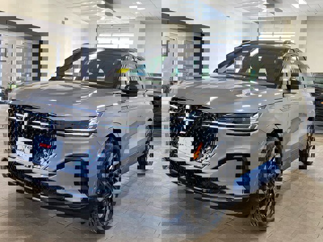 Used 2024 Lincoln Nautilus Reserve w/ Jet Appearance Package (87T) image 4