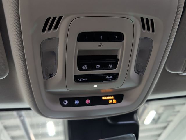 Used 2023 Buick Envision Avenir image 27