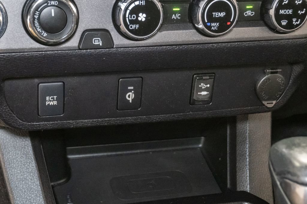 Used 2016 Toyota Tacoma TRD Off-Road w/ Towing Package AWD/4WD image 20