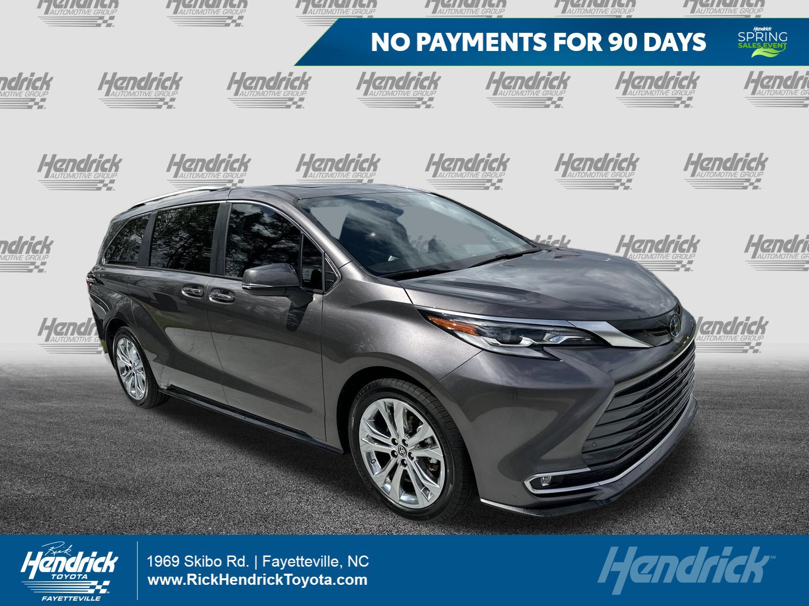 Certified 2023 Toyota Sienna Platinum FWD image 1