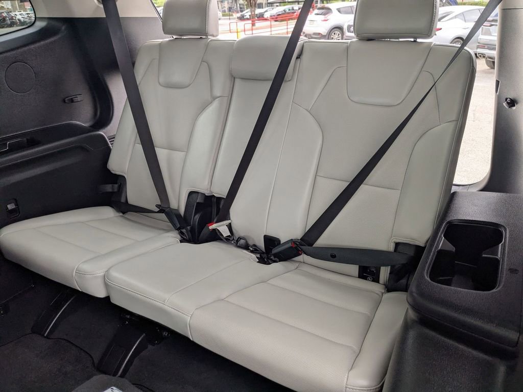 Used 2025 Kia Telluride S image 28