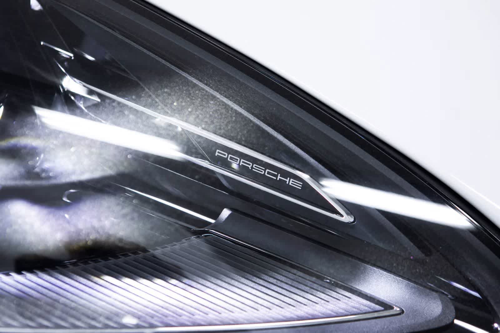 Used 2026 Porsche Macan AWD/4WD image 16