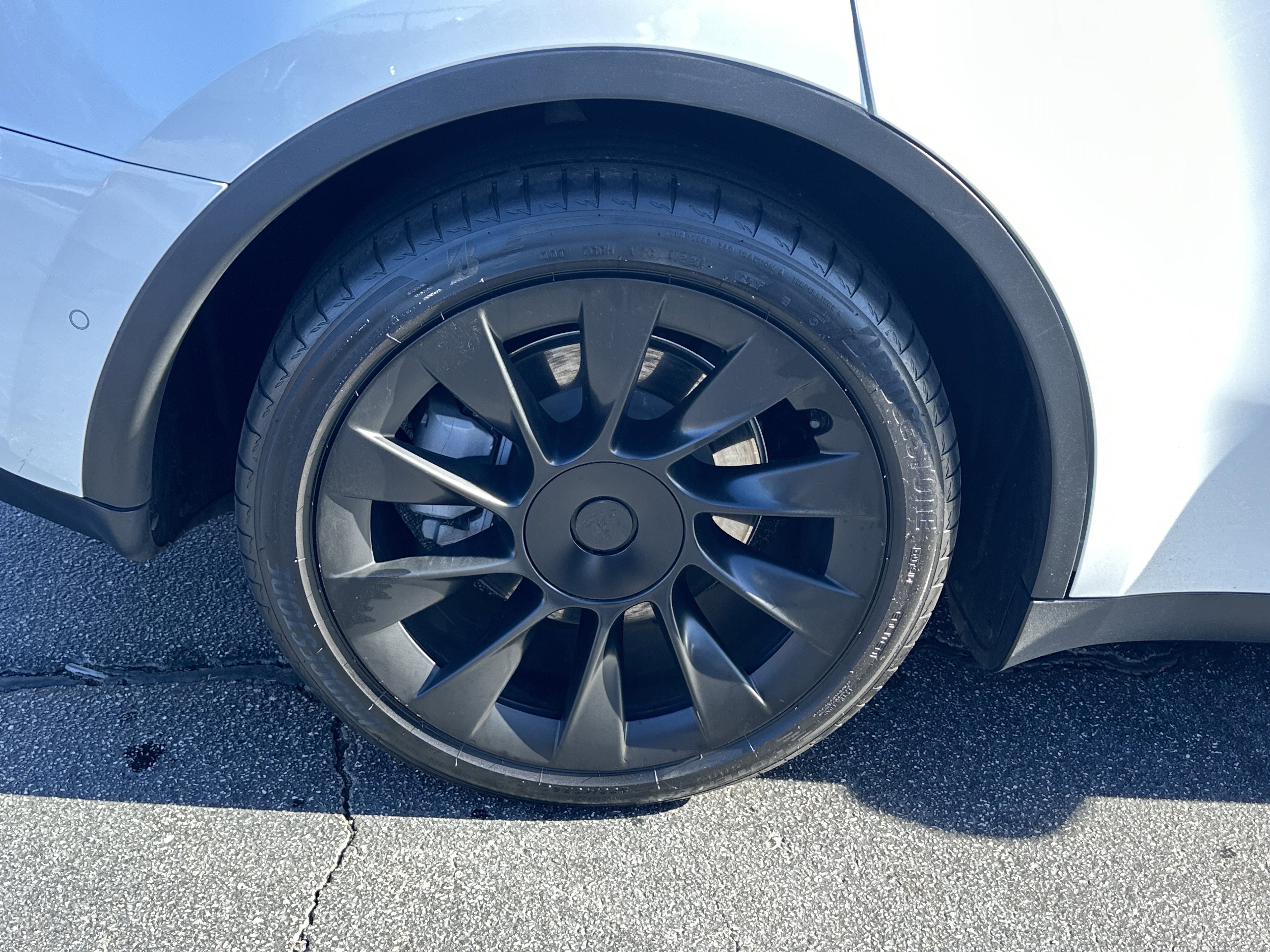 Used 2022 Tesla Model Y Long Range image 19
