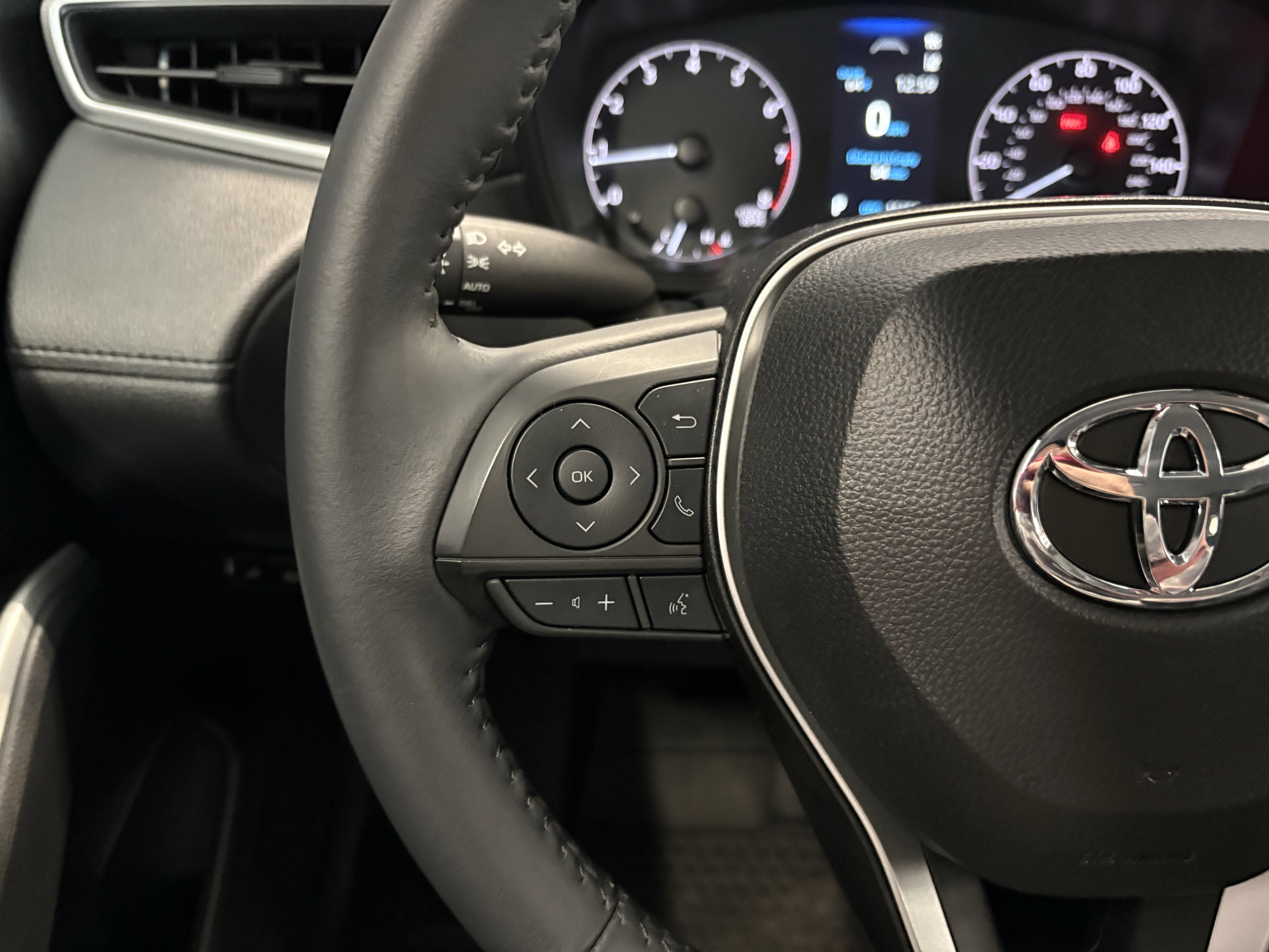 Certified 2024 Toyota Corolla Cross LE image 22